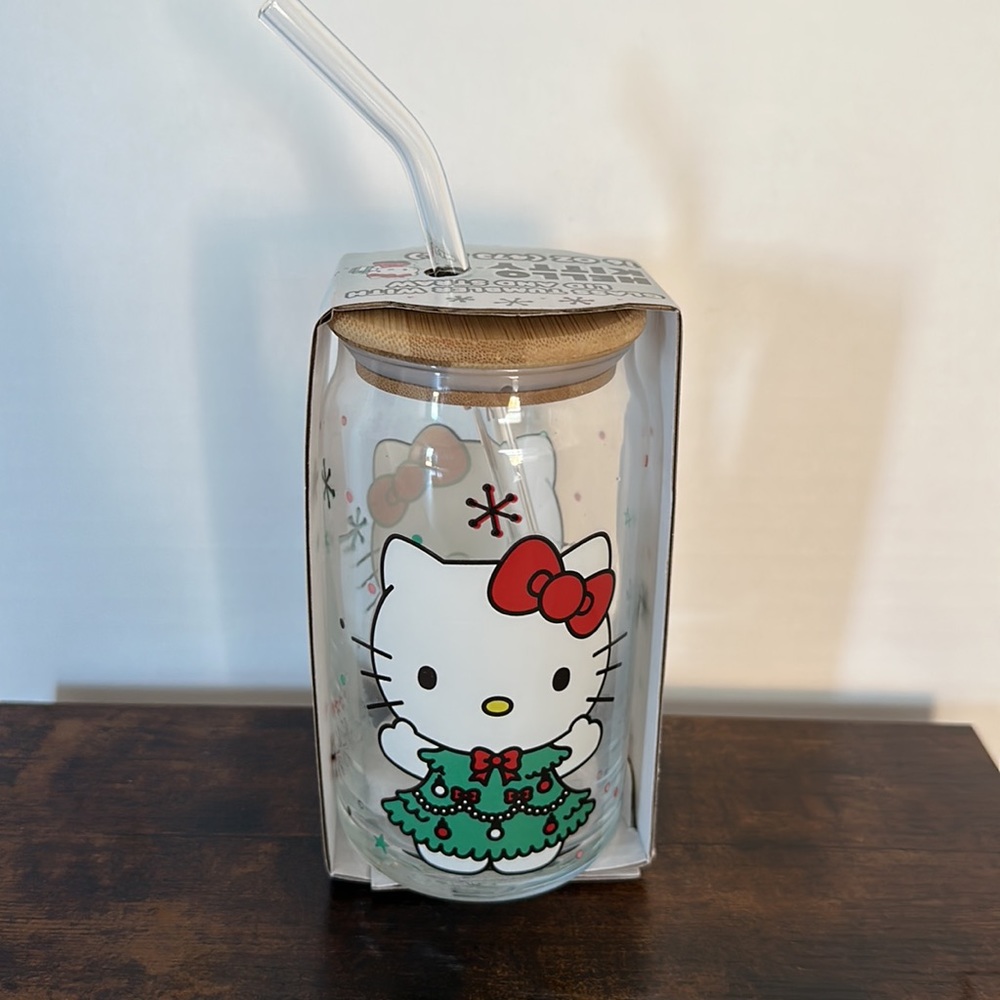 Hello Kitty, Christmas glass Tumblr with lid and straw new with tags